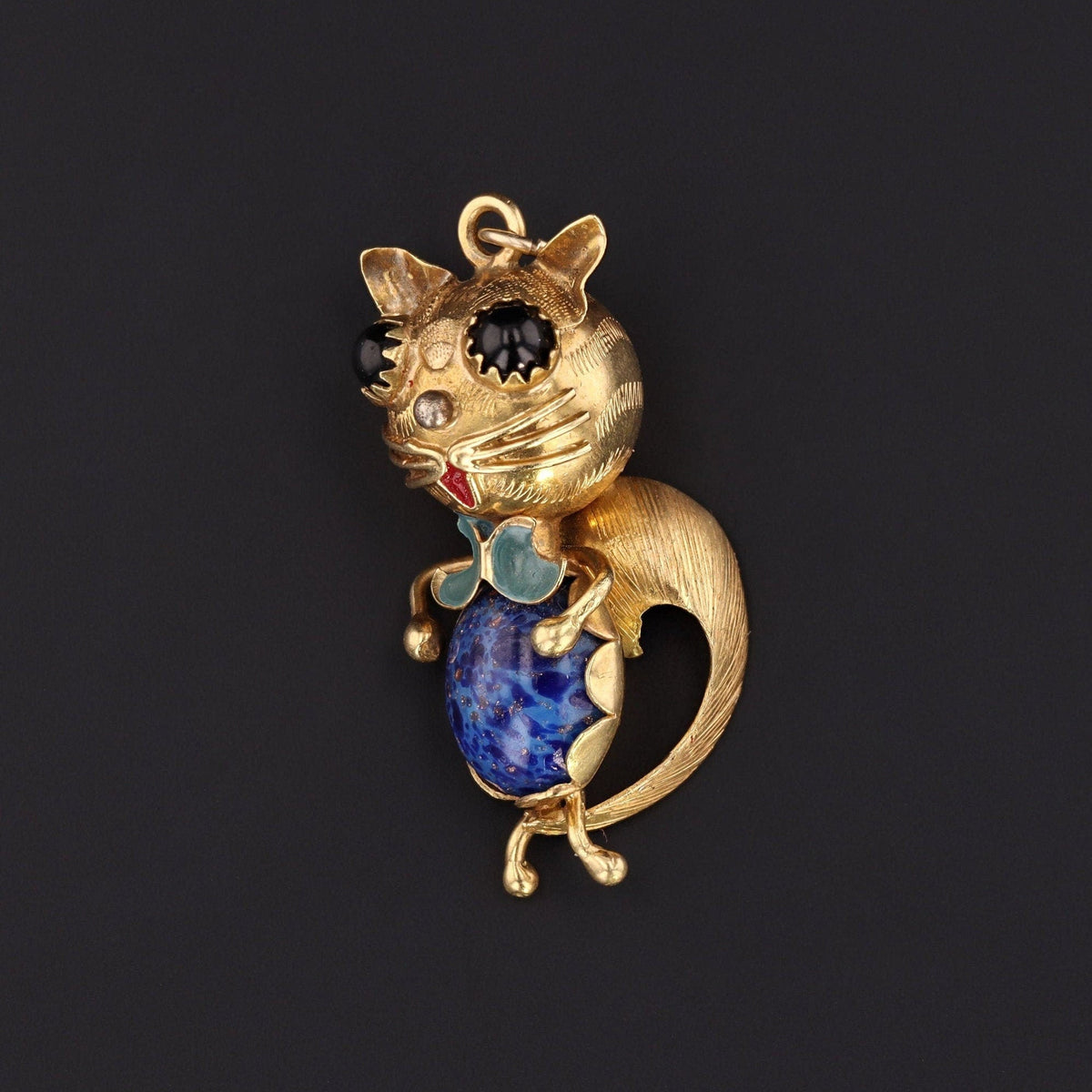 Vintage Cat Pendant of 18k Gold - Trademark Antiques