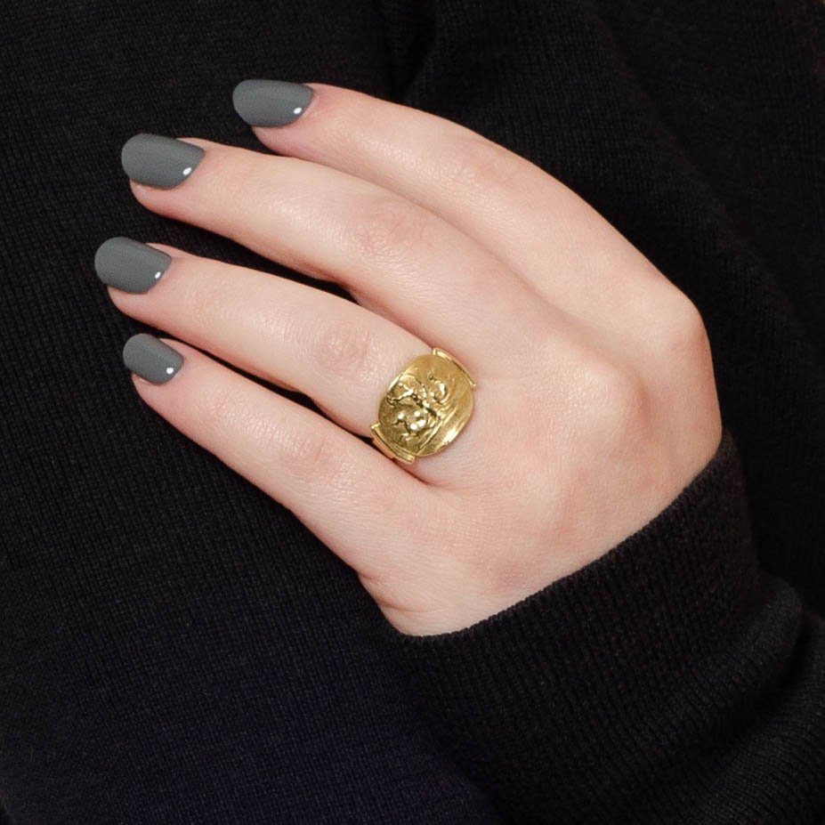 Vintage Charioteer Unisex Ring of 18k Gold - Trademark Antiques