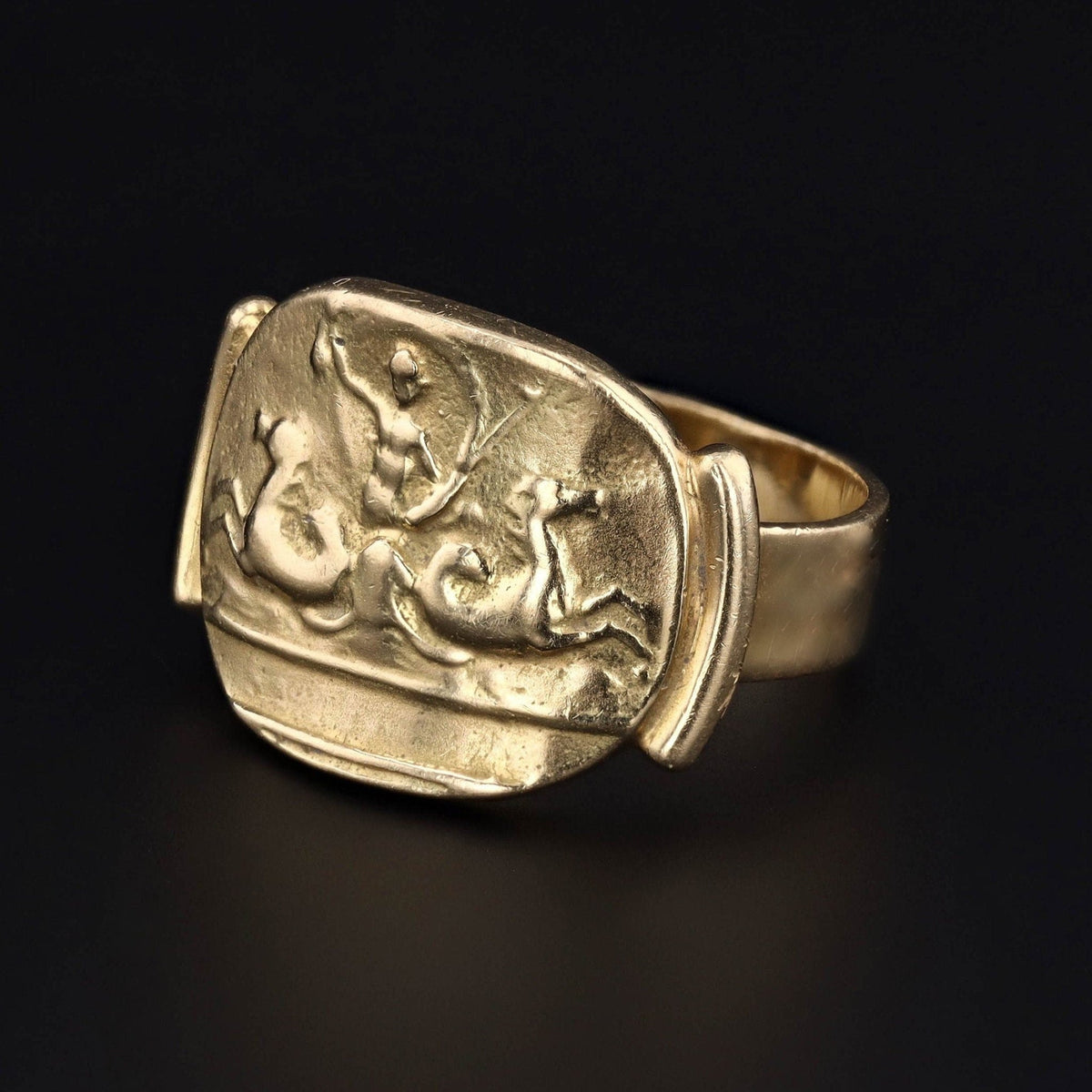 Vintage Charioteer Unisex Ring of 18k Gold - Trademark Antiques
