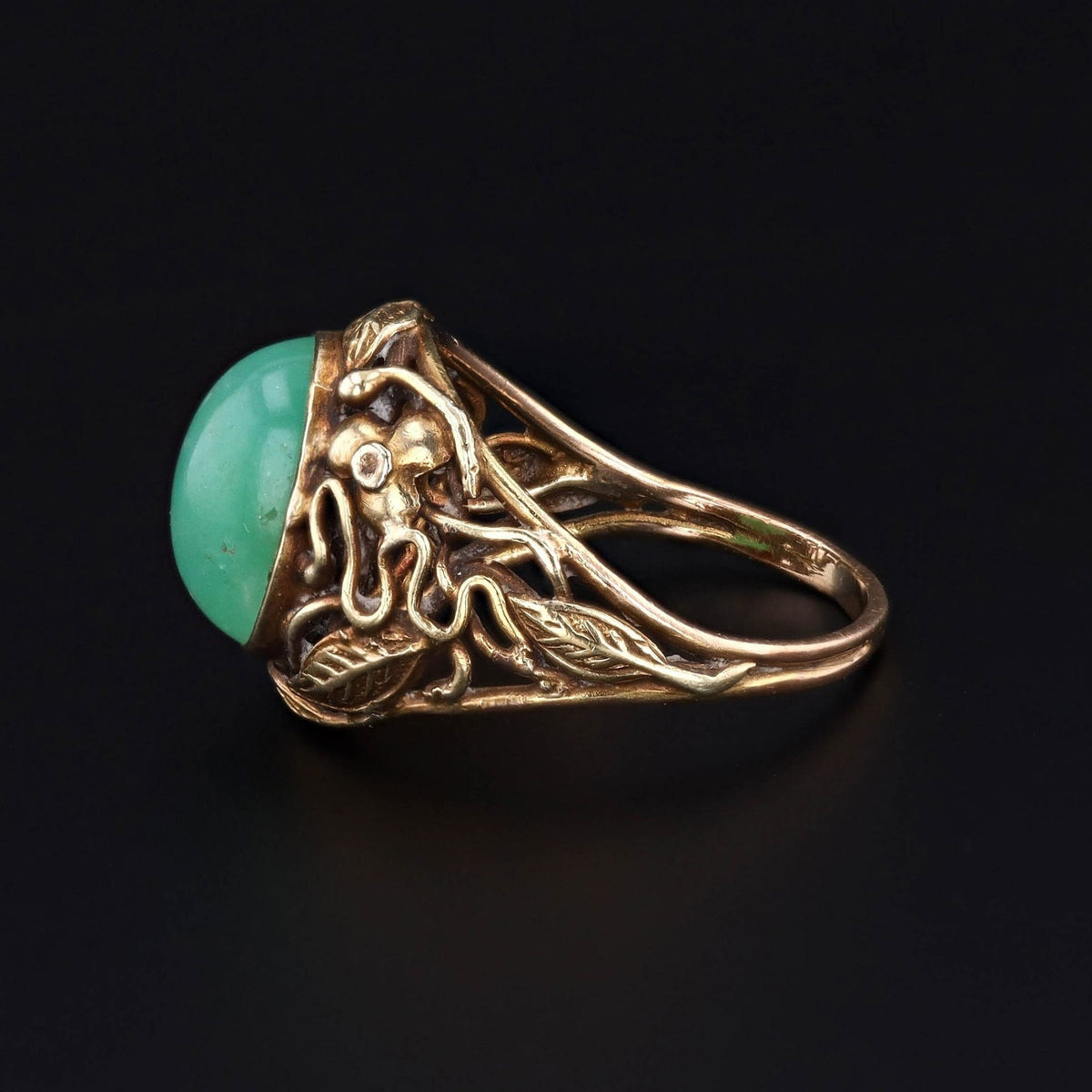 Vintage Chrysoprase Ring of 14k Gold - Trademark Antiques