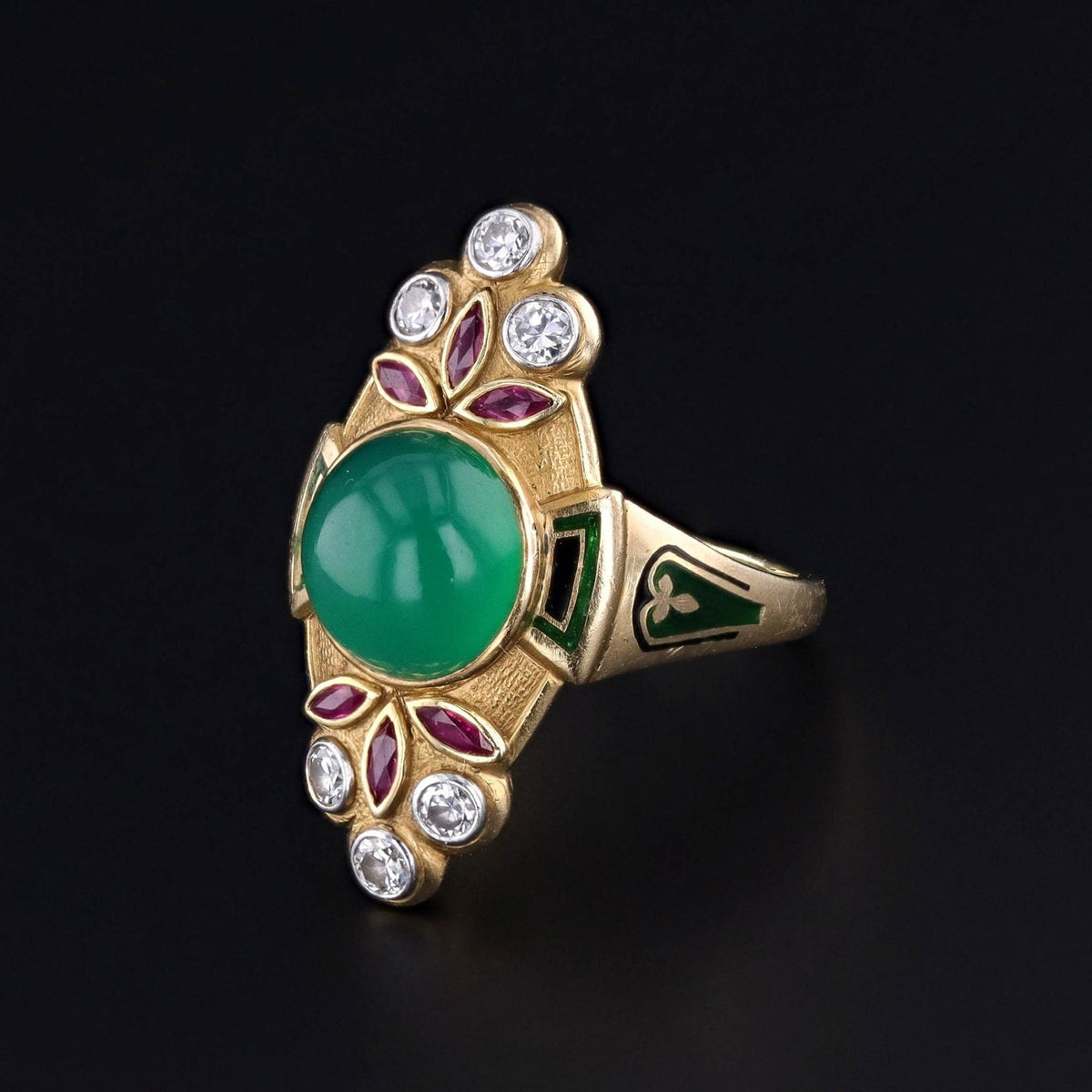 Vintage Chrysoprase Ring of 18k Gold - Trademark Antiques