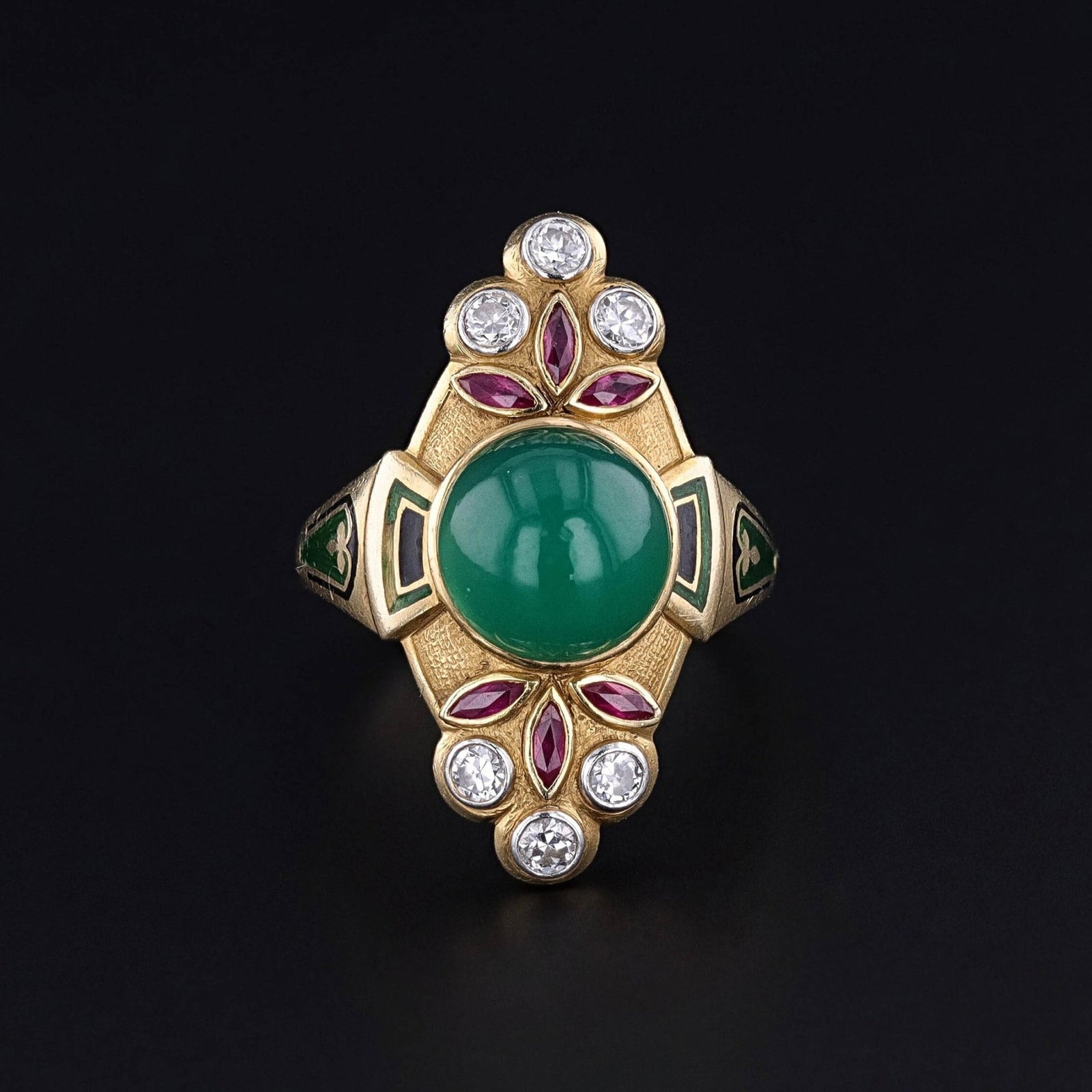 Vintage Chrysoprase Ring of 18k Gold - Trademark Antiques