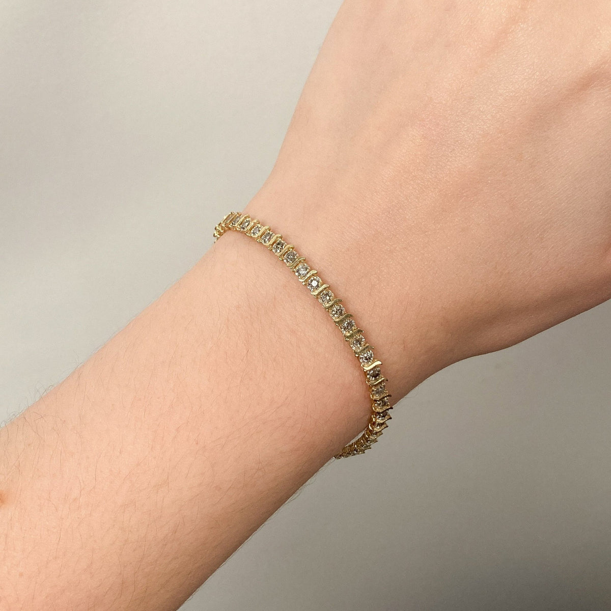 Vintage Diamond Tennis Bracelet of 14k Gold - Trademark Antiques