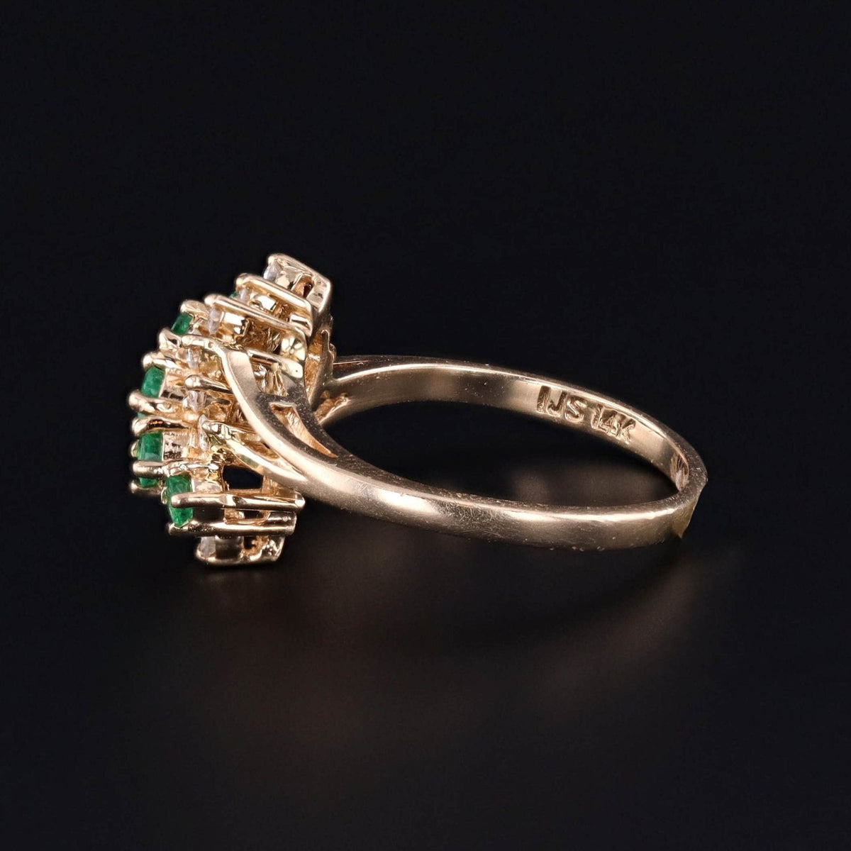 Vintage Emerald and Diamond Ring of 14k Gold - Trademark Antiques
