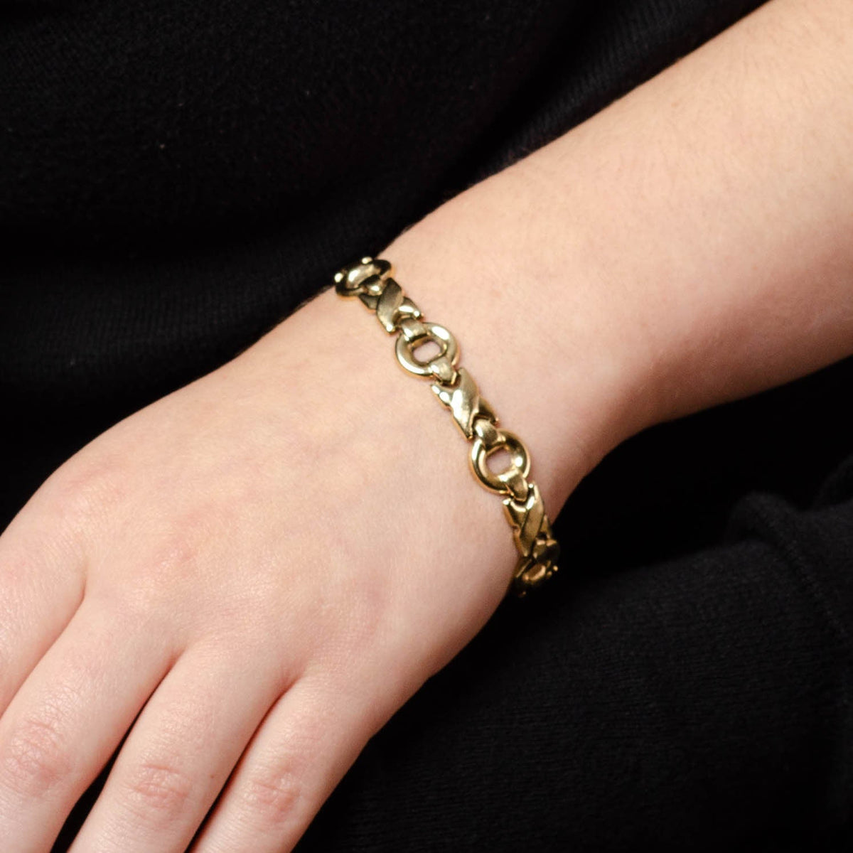 Vintage Estate Bracelet of 14k Gold with X and O Hugs and Kisses Links - Trademark Antiques
