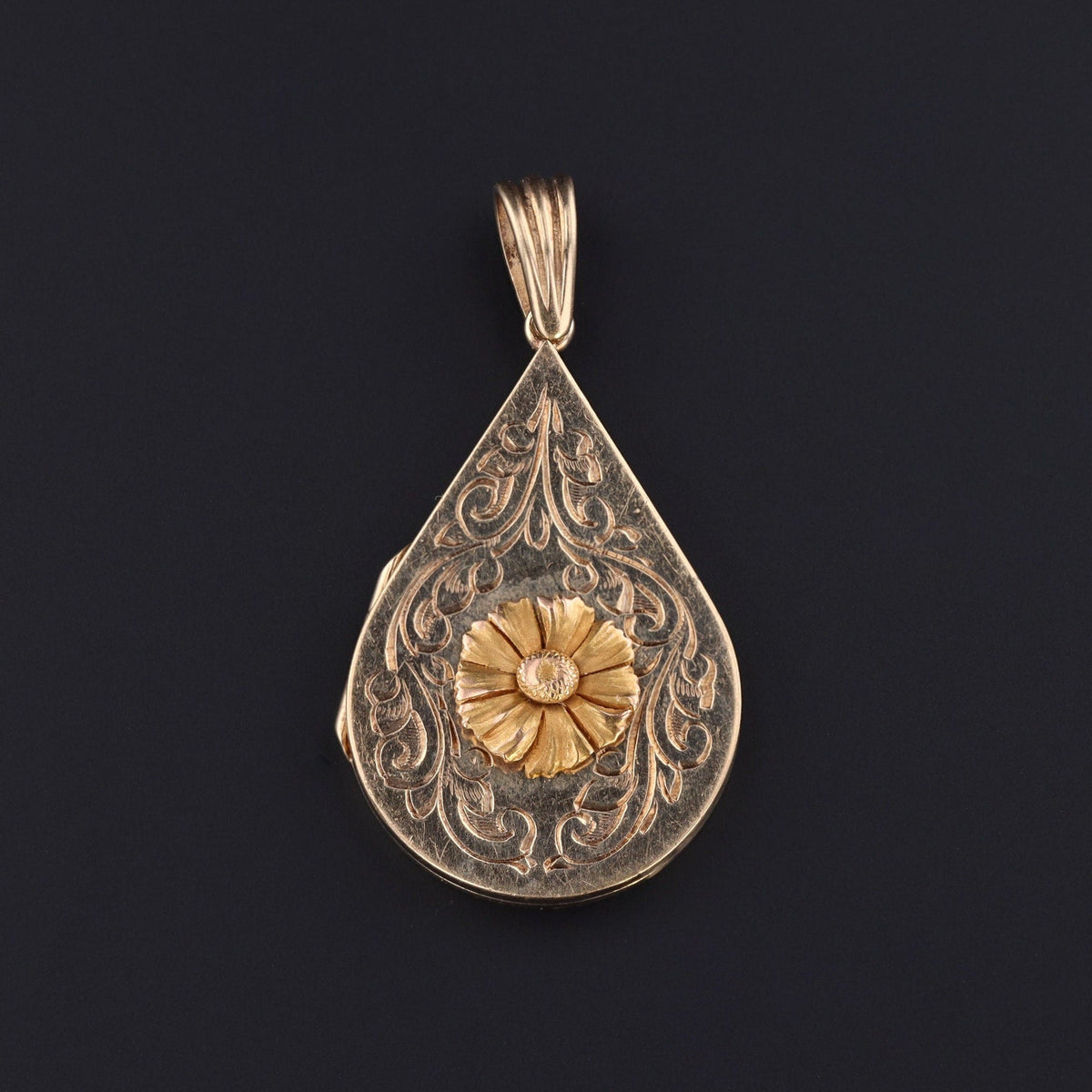 Vintage Flower Locket of 9ct Gold - Trademark Antiques