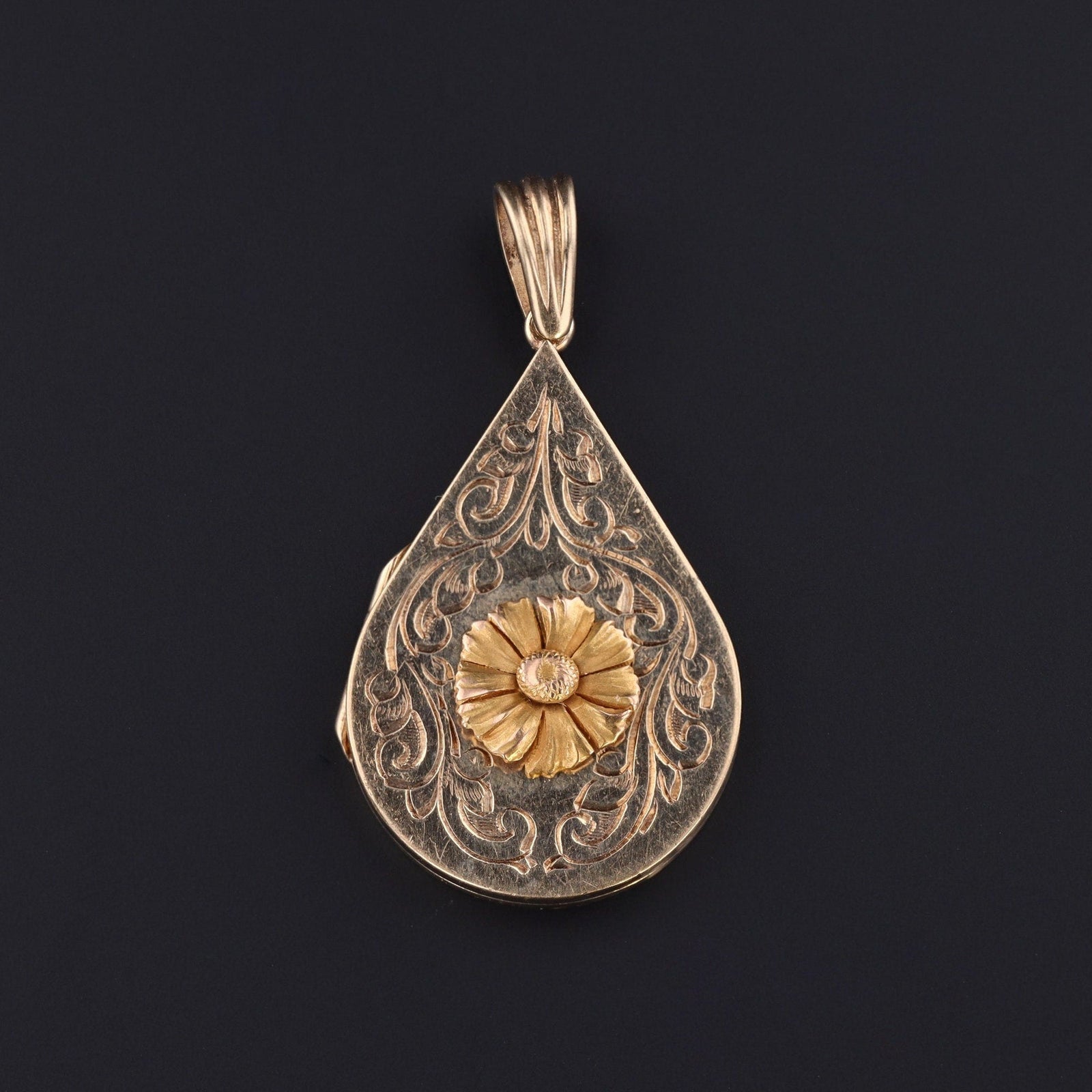 Vintage Flower Locket of 9ct Gold - Trademark Antiques