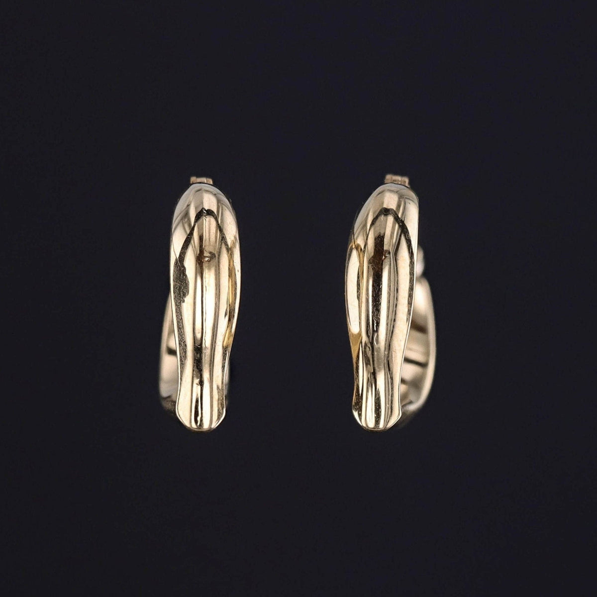 Vintage Heart Shaped Hoop Earrings of 14k Gold - Trademark Antiques