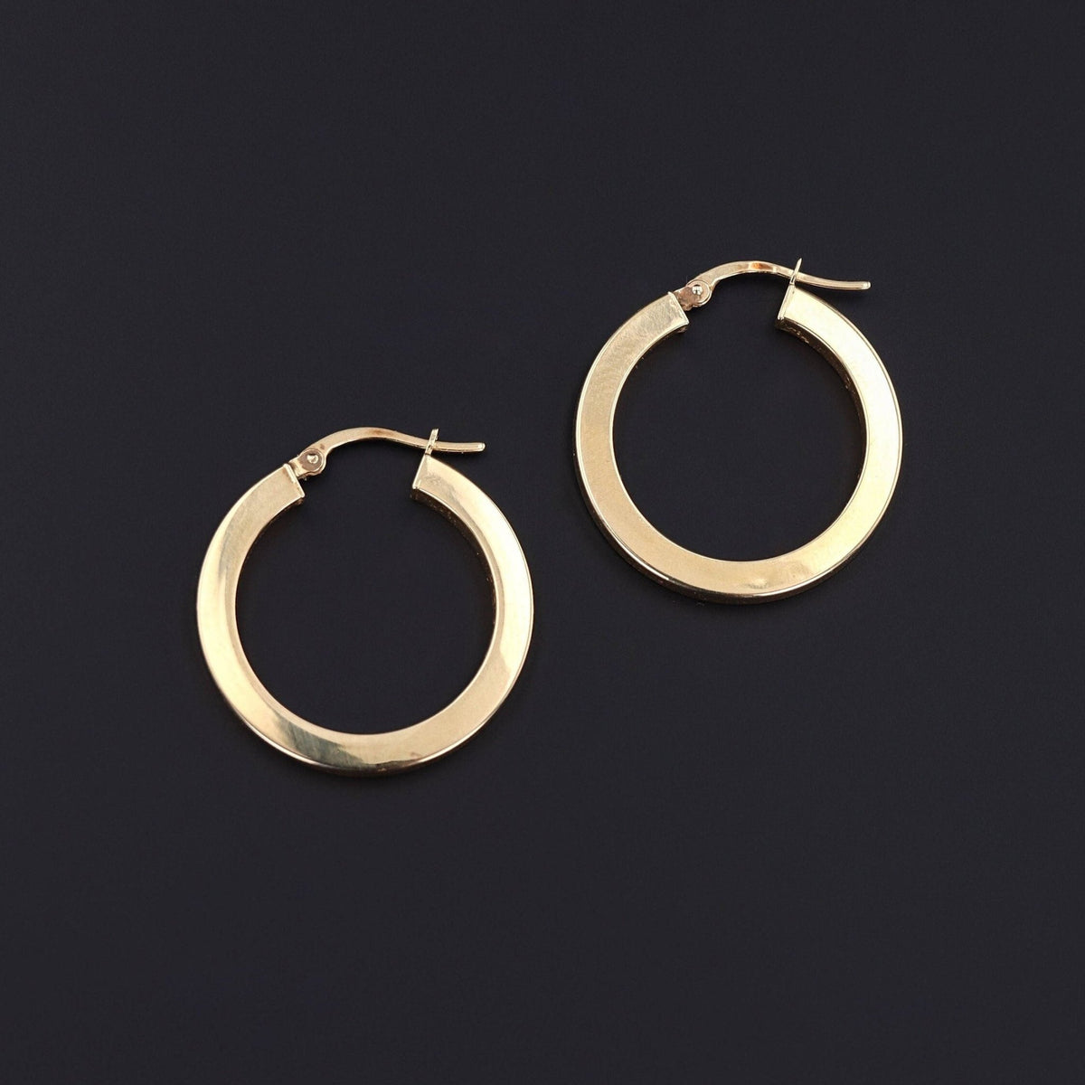 Vintage Hoop Earrings of 18k Gold - Trademark Antiques
