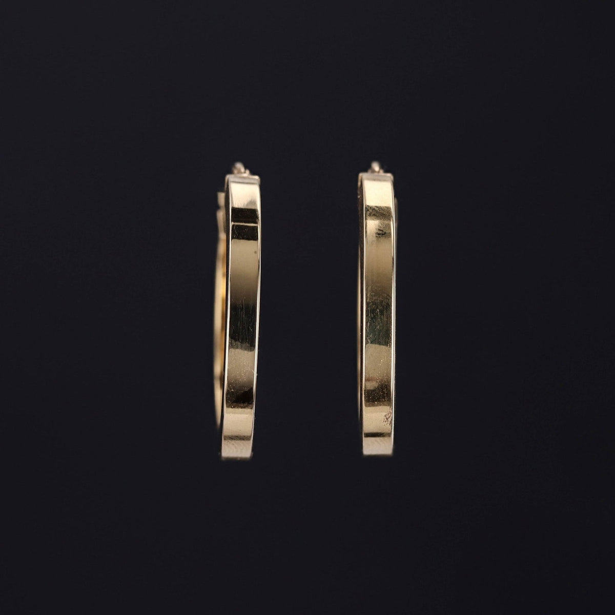Vintage Hoop Earrings of 18k Gold - Trademark Antiques