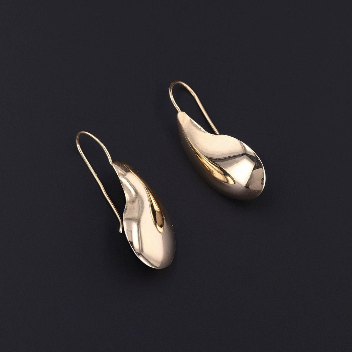 Vintage Kidney Bean Earrings of 14k Gold - Trademark Antiques