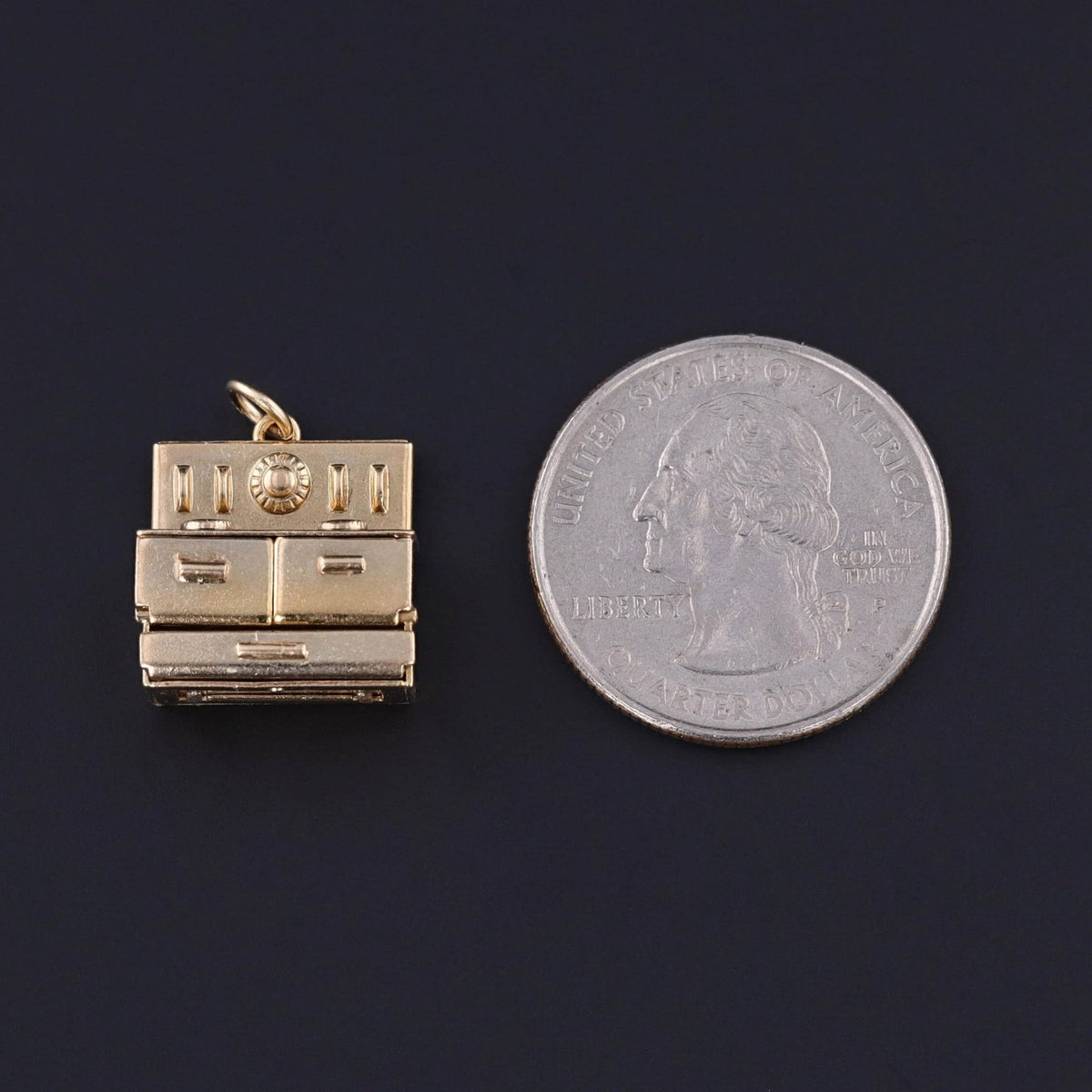 Vintage Movable Stove or Oven Charm of 14k Gold - Trademark Antiques