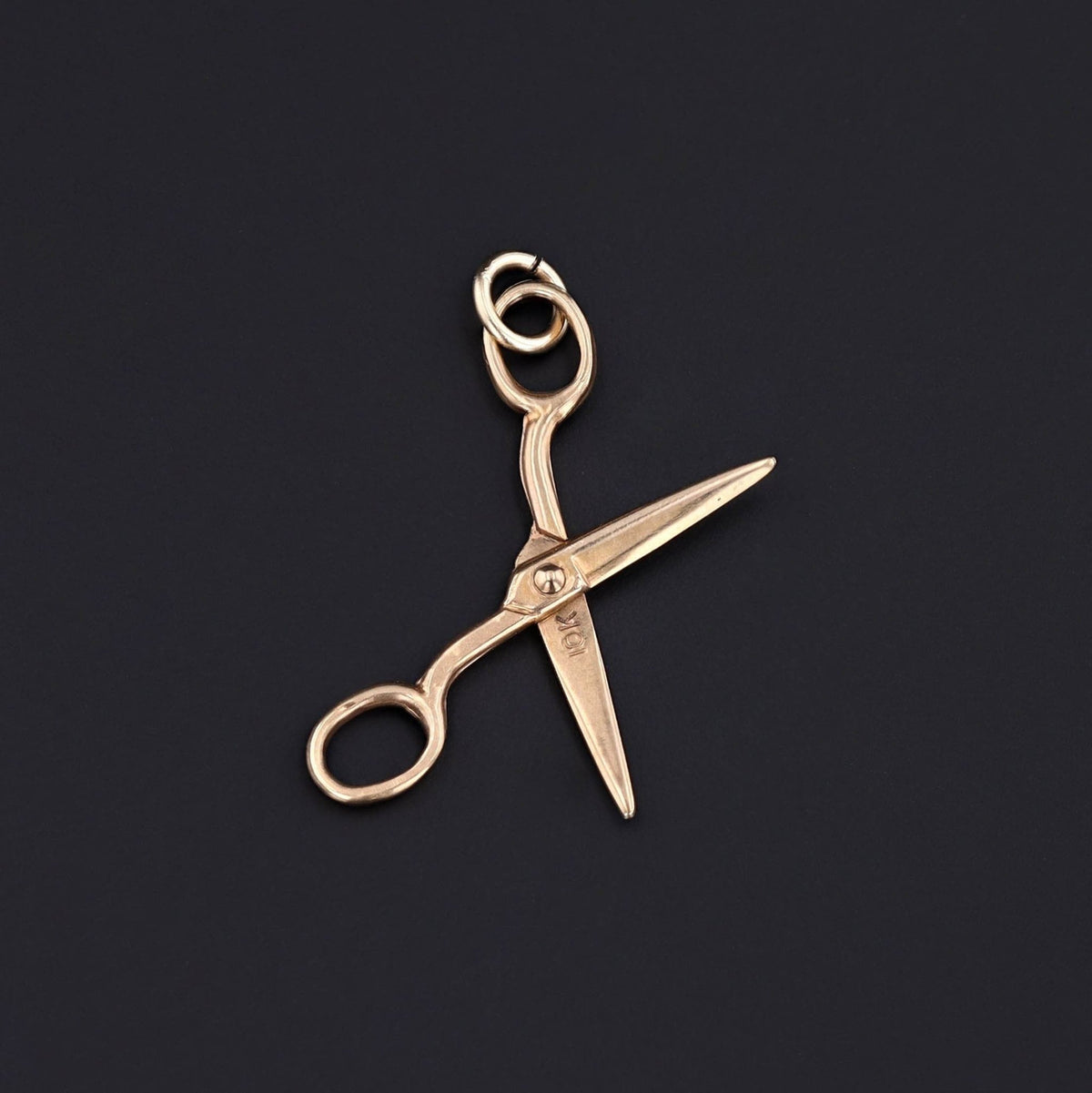 Vintage Moveable Scissors Charm of 10k Gold - Trademark Antiques