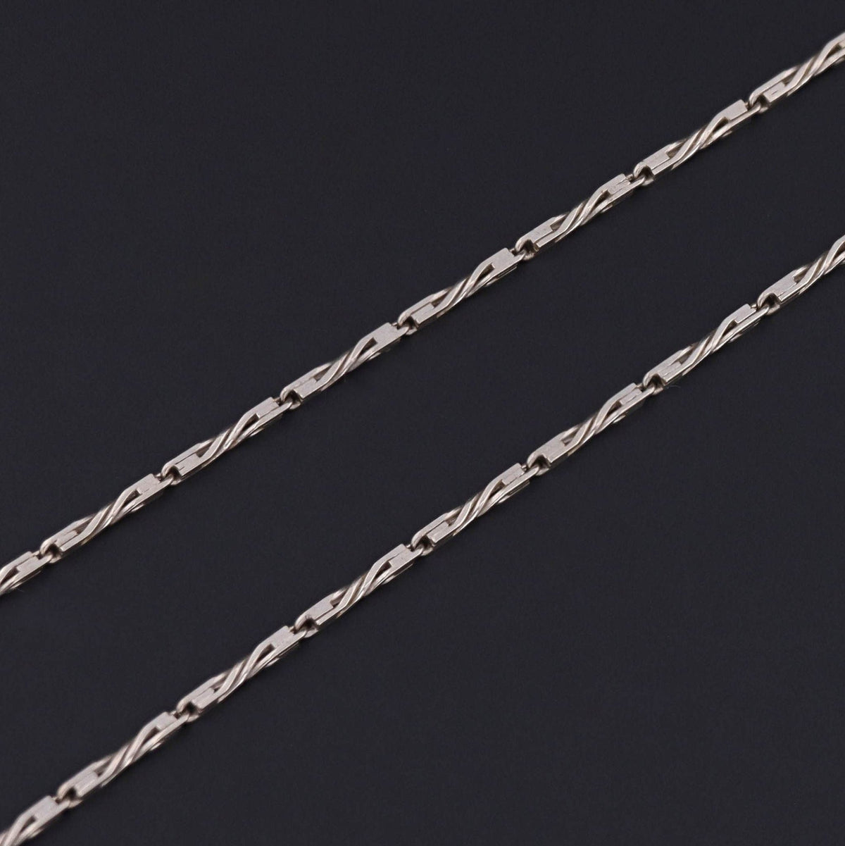 Vintage Necklace Chain of 14k White Gold - Trademark Antiques