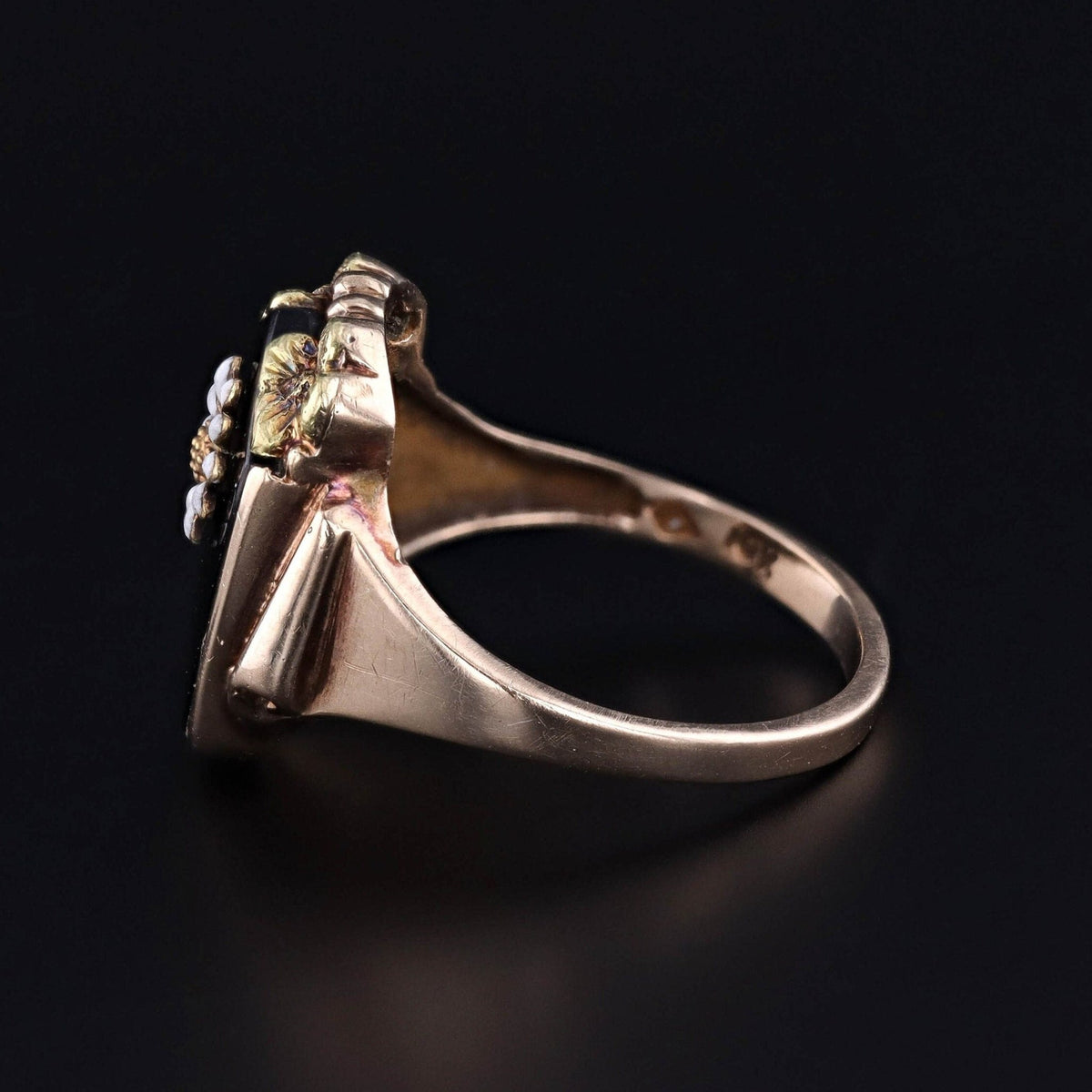 Vintage Onyx and Enamel Daisy Ring of 10k Gold - Trademark Antiques