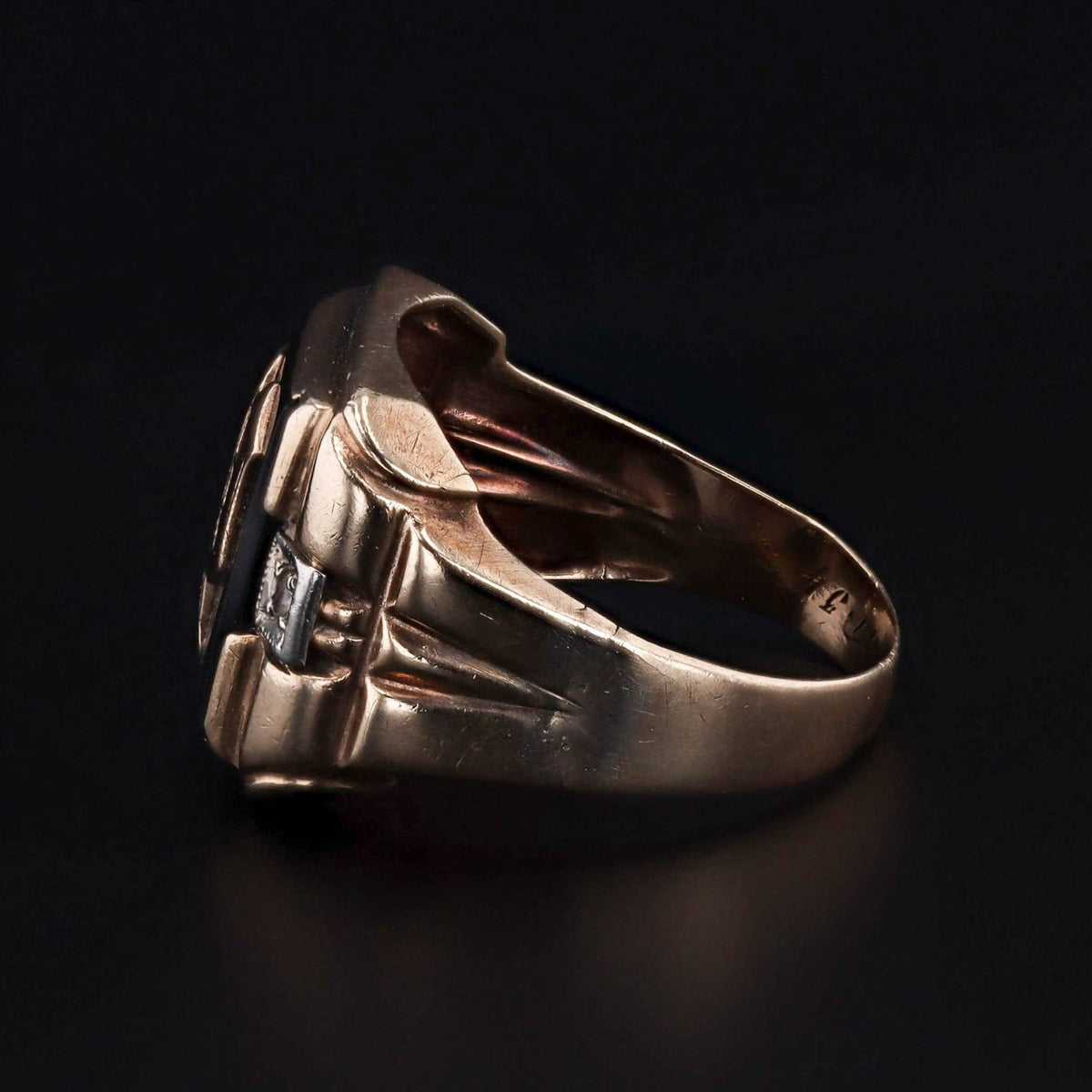 Vintage Onyx &#39;P&#39; Initial Ring of 10k Gold - Trademark Antiques