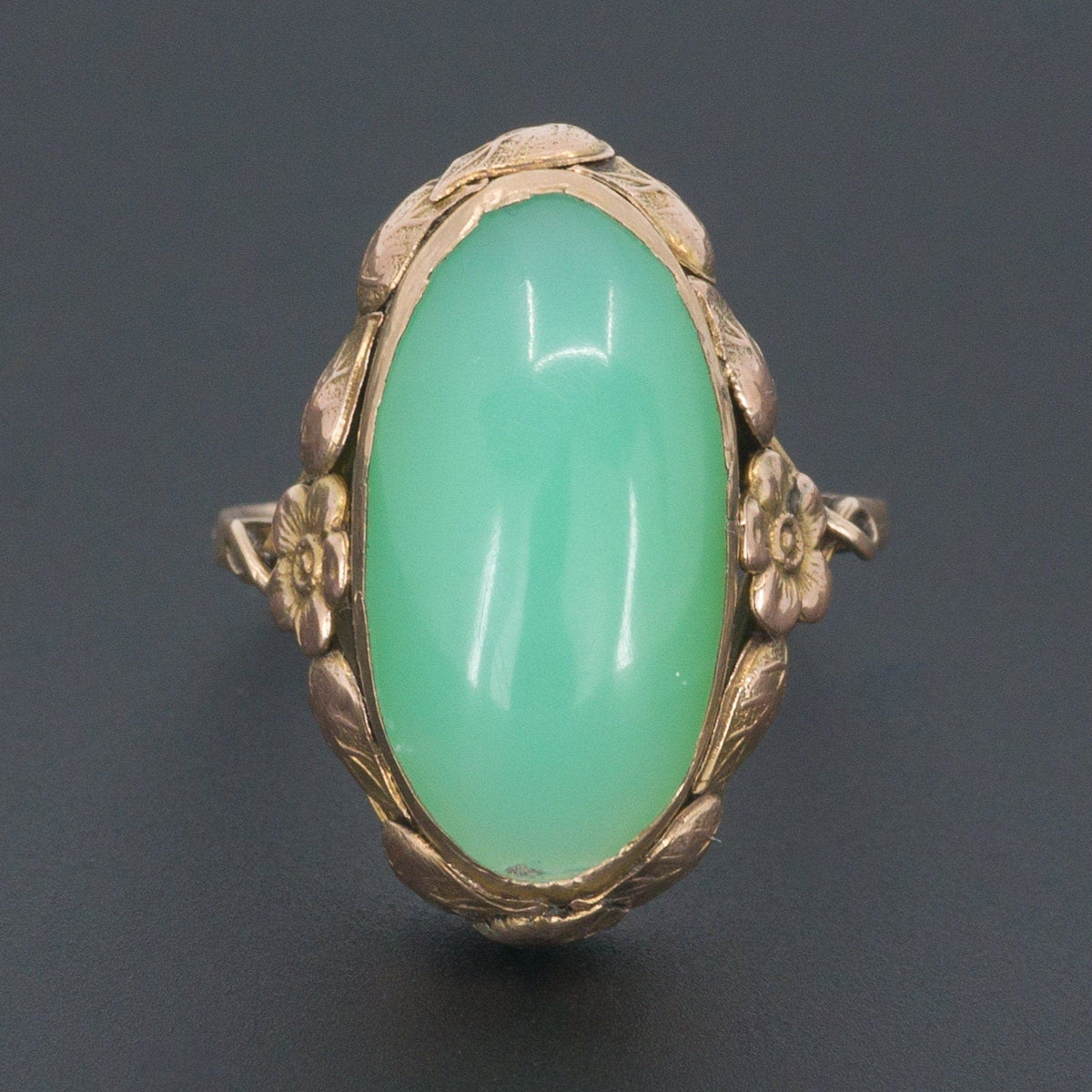 Vintage Oval Chrysoprase Ring of 14k Gold - Trademark Antiques
