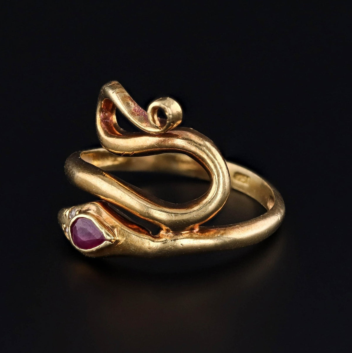 Vintage Ruby Snake Ring of 18k Gold - Trademark Antiques