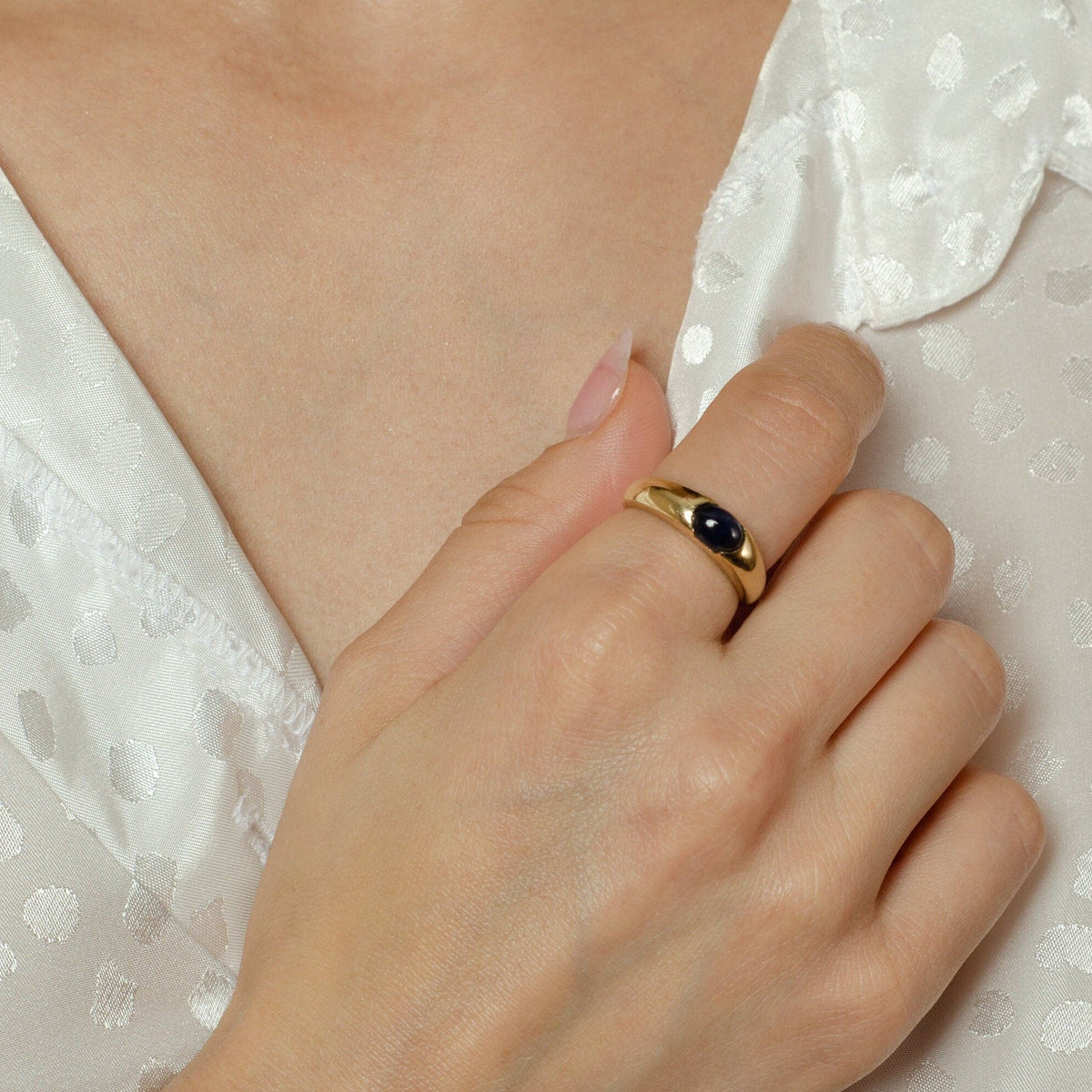 Vintage Sapphire Ring of 14k Gold - Trademark Antiques