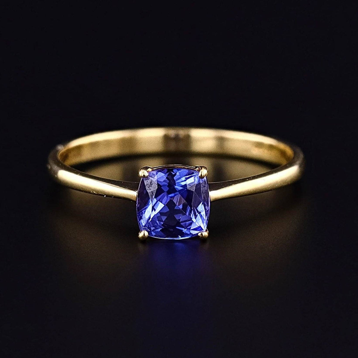 Vintage Tanzanite Ring of 14k Gold - Trademark Antiques